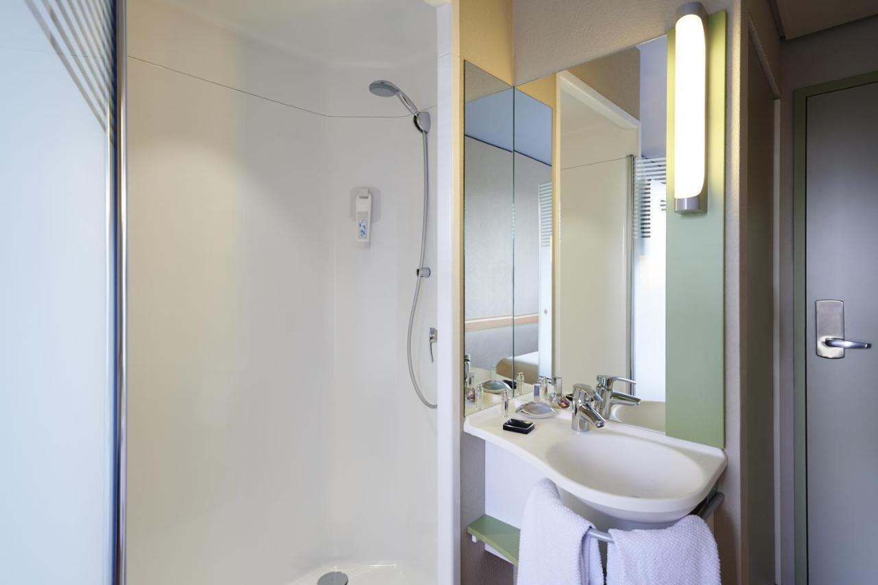 ibis budget Genève Petit-Lancy Zimmer foto